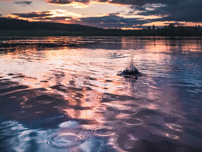 Mesmo diante da imensidão, ao final resta apenas o indivíduo consigo mesmo sabendo que não nos bastamos