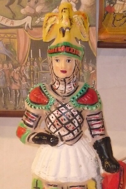Durante la Festa dei Morti in Sicilia, i pupi di zucchero rappresentano non solo un dolce regalo per i più piccoli, ma anche un simbolo di unione tra il passato e il presente, un modo dolce per ricordare i cari scomparsi