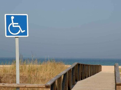Acceso a la playa para sillas de ruedas