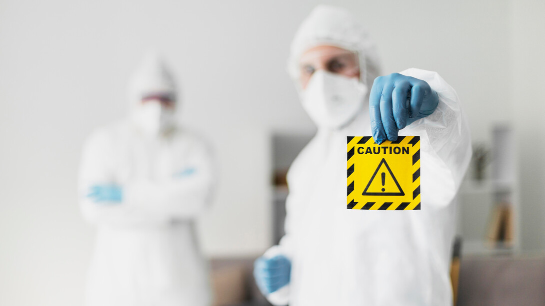 Produtos tóxicos. Um dos principais componentes tóxicos na produção de moda são os corantes têxteis