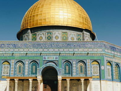 Mosquée al-Aqsa, Jérusalem. La Vieille Ville de Jérusalem est divisée en quatre quartiers distincts (juif, musulman, chrétien et arménien), chacun riche en histoire et en importance religieuse pour les trois grandes religions abrahamiques