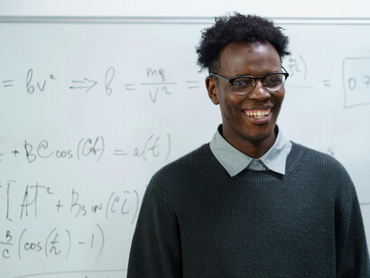 Docente universitario dando una clase