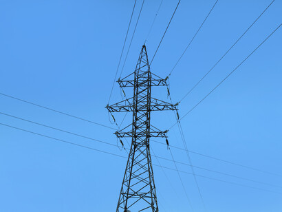 Power grid: currently, fossil fuels still provide 79% of global energy and 87% of global carbon dioxide emissions
