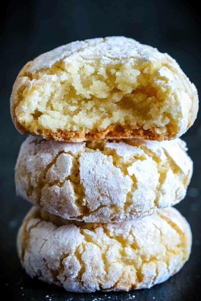 Italian amaretti cookies are soft and delicious