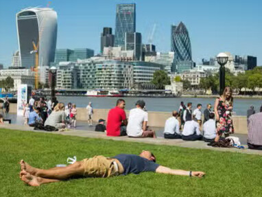 Hot temperatures in London (UK). Londoners were advised not to use the city's transport network because of the heat