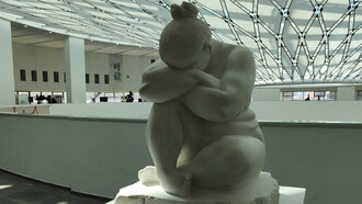 Unlike Xu Hongfei’s buoyant, playful bronze works, "Summer" radiates quiet solemnity and fatigue