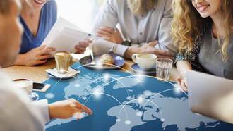 Na última reunião da câmara comercial e industrial portuguesa, em Lisboa, havia o debate do maior representante industrial, do ramo cafeeiro e, do seu homônimo da agência de promoção de exportações