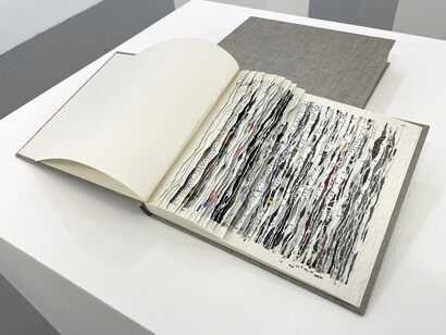 Buzz Spector, Who?, 2008. Courtesy of Bruno David Gallery