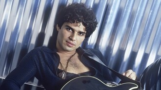 Tras años de trabajo, el músico Pedro Suárez-Vértiz conseguiría introducirse en el panorama discográfico internacional