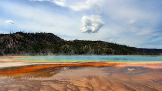 El Parque Nacional de Yellowstone, conocido por ser el primer parque nacional del mundo. Estado de Wyoming, EE.UU.