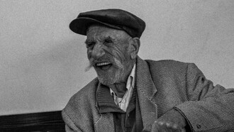 ¿Qué es la felicidad sino una conversación con un extraño?