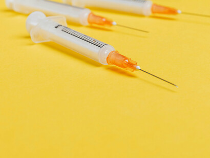 Zoomed in picture of syringes