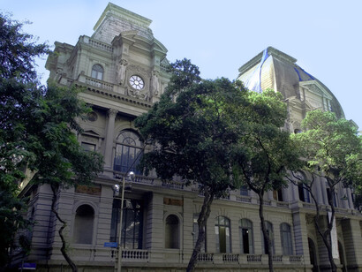 Viaje pela história da arte brasileira no Museu Nacional de Belas Artes. De Victor Meirelles a Portinari, mergulhe em séculos de expressão artística que moldaram nossa identidade cultural