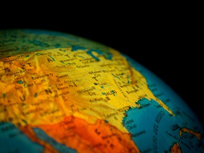 Close-up of a globe, focused on North América, specifically the United States