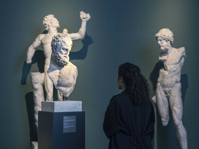 Various artists, Greek and Roman sculpture, exhibition view. Courtesy of Glyptotek