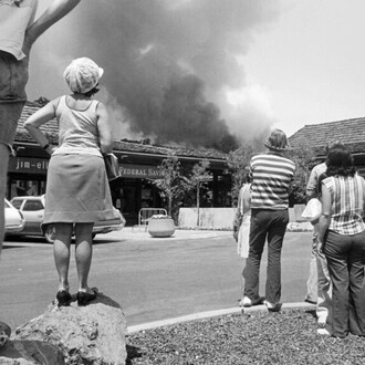 Mimi Plumb, Crowd and fire (detail), 1976. Courtesy of High Museum of Art