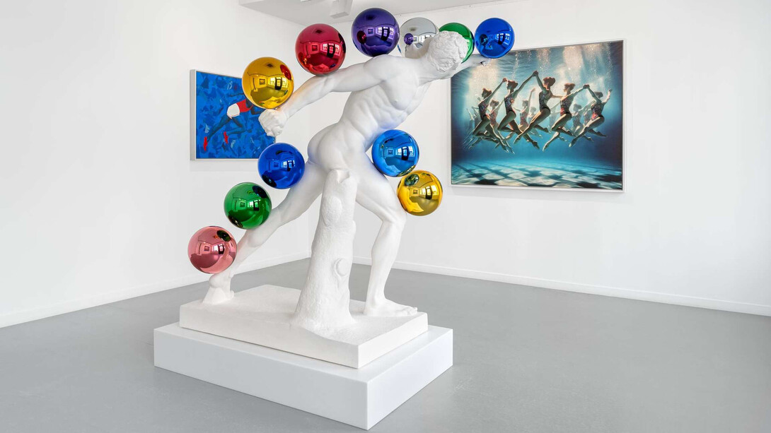 Hank Willis Thomas, Jeff Koons, Laurie Simmons, Sports and beyond, exhibition view. Courtesy of Almine Rech