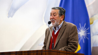 El bombardeo del Palacio de La Moneda y el último mensaje de Salvador Allende transmitido por radio Magallanes marcaron un quiebre histórico que transformó para siempre la vida del periodista Leonardo Cáceres y el destino del periodismo chileno