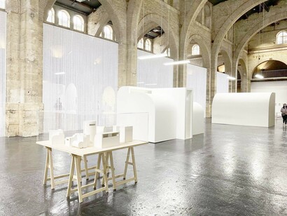 Absalon fréquenta successivement l’Ecole des beaux-arts de Paris