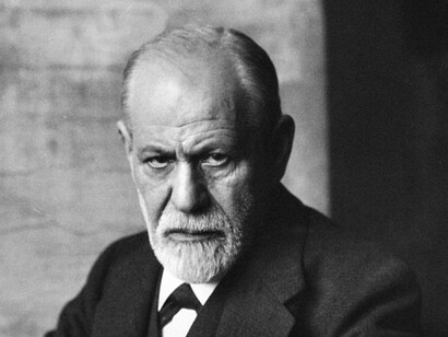 Según Freud, “la psicología individual es al mismo tiempo y desde un principio, psicología social”