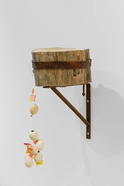 Erik van Lieshout, Farm arts object #6 (tree trunk), 2024. Courtesy of Anton Kern Gallery