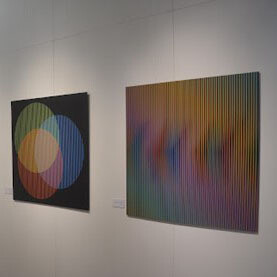 Sala con reproducciones en inducción cromática y color aditivo (2014). Carlos Cruz-Díez. Museo de Arte Costarricense. Foto AKEZ