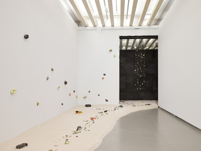 Various artists, Symbiotic longing , exhibition view. Courtesy of Kiang Malingue Gallery and Tao Art. Photo by Chen You-Wei