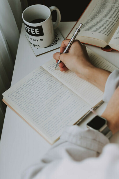 Saiba como a psicologia explora o conceito de inspiração e seu impacto no comportamento humano