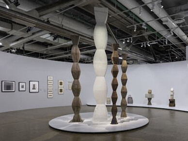 Serie de Columnas sin fin iniciada en 1925. Constantin Brâncuși. Centre Pompidou, París. Foto AKEZ
