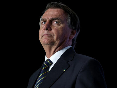 Jair Messias Bolsonaro, ex-presidente da república e de orientação política de direita, atualmente está inelegível para a próxima eleição