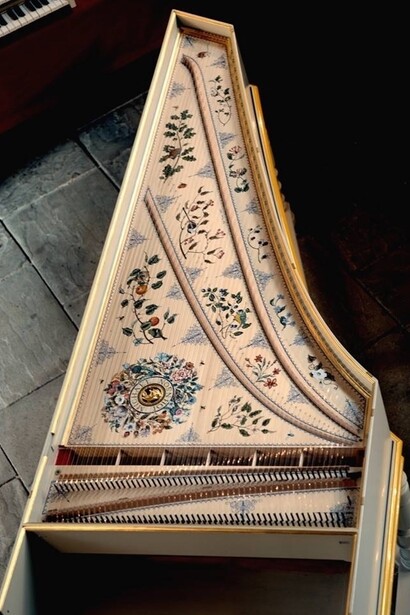 Soundboard painting in tempora