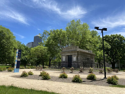 The Richard M. and Shirley H. Jaffee history trail, exhibition view. Courtesy of the Chicago History Museum