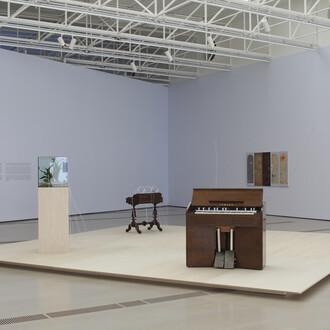 Yuko Mohri, Entanglements, exhibition view. Courtesy of Centro Botín