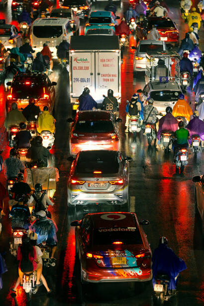 A consciência emocional permite reconhecer emoções, gerando uma comunicação mais clara e reduzindo conflitos tanto no ambiente pessoal quanto profissional