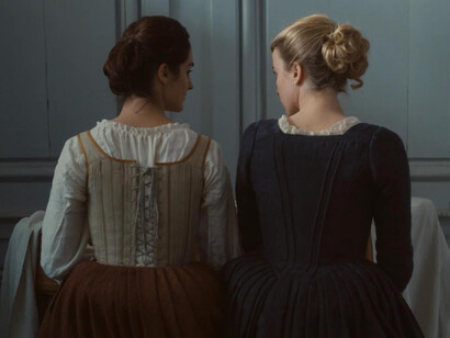 Adèle Haenel y Noémie Merlant en "Retrato de una mujer en llamas" (2019)