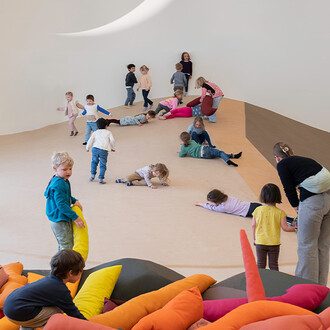 Sonia Kazovsky, Playground, exhibition view. Courtesy of Kunstsammlung Nordrhein-Westfalen