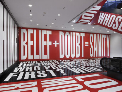 Barbara Kruger, Belief+doubt, exhibition view. Courtesy of Hirshhorn Museum and Sculpture Garden