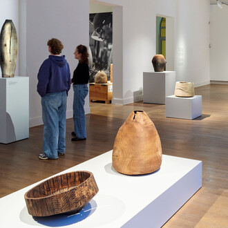 Ernst Gamperl, Contemporary craft, ausstellungsansicht. Mit freundlicher genehmigung des Museums für Kunst und Gewerbe Hamburg