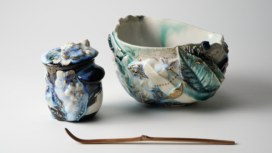 Oishi Sayaka 大石早矢香, (Right) tea caddy, 2024, (left) mono no aware: owl, 2024. Courtesy of Dai Ichi Arts