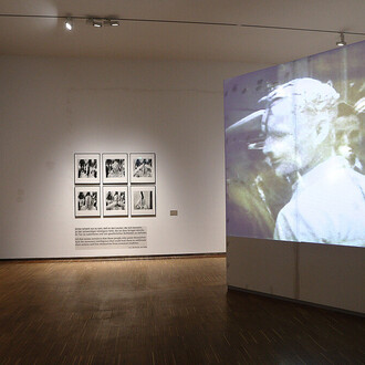 Günter Brus, Das bleiben im rahmen des unmöglichen, ausstellungsansicht. Mit freundlicher genehmigung der Neuen Galerie Graz
