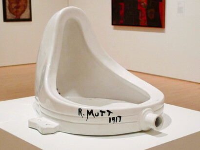 Urinoir, Marcel Duchamp. Certains artistes ont été accusés d’avoir tué l’œuvre, comme ce fut le cas de Marcel Duchamp avec ses fameux « ready made »