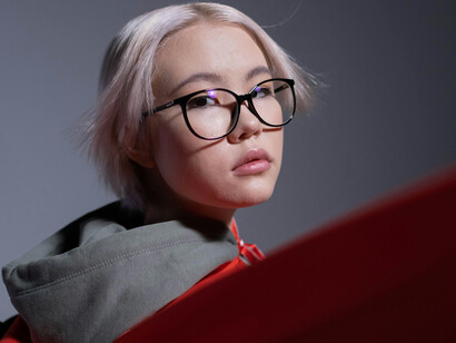 Reflita sobre a evolução da figura do herói ao longo da história, da nobreza ao fenômeno religioso, e como os anti-heróis ganham espaço na contemporaneidade