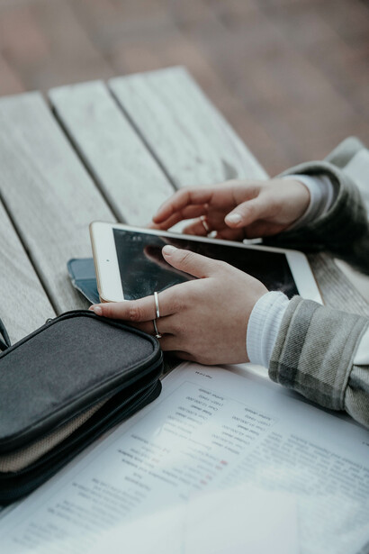 Entenda por que a leitura é essencial para ampliar o vocabulário, aguçar o entendimento dos fatos e enriquecer os pensamentos