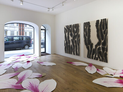 Magnolias. Courtesy of Kamel Mennour