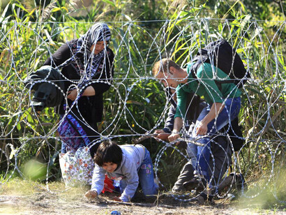Border fences and wires to reject migrants and refugees