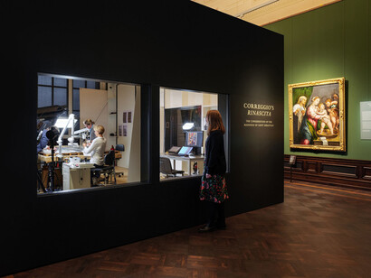 The conservation studio in the gallery. Courtesy of Albertinum Museum