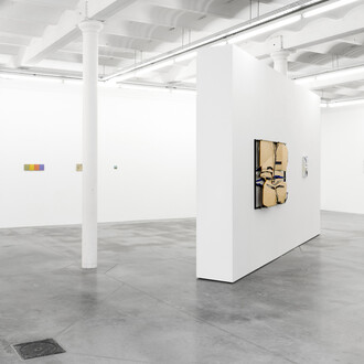 Kevin McNamee-Tweed, Honey on the wheel, exhibition view. Courtesy of Tatjana Pieters