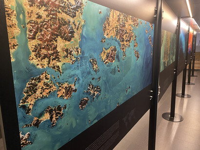 Observing the coasts from space, exhibition view. Courtesy of la Casa de la Ciencia