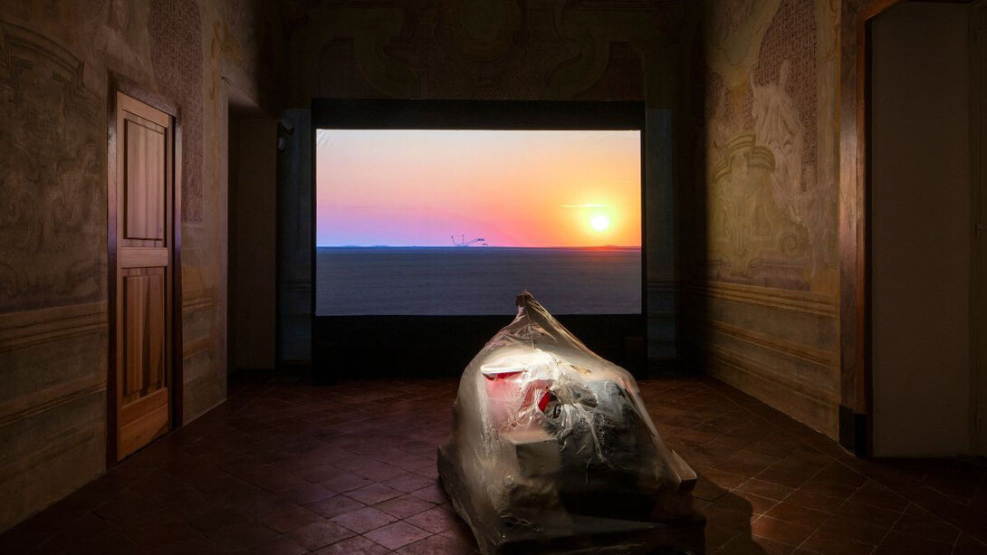 Gregor Schneider, Bauen und töten, exhibition view. Courtesy of Fondazione Morra Greco