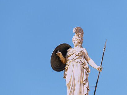Estatua de Atenea, diosa griega de la guerra, la civilización y la sabiduría